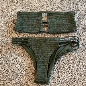 Ruched Green 2 Piece Bathing Suit Size Small in Like New Condition
